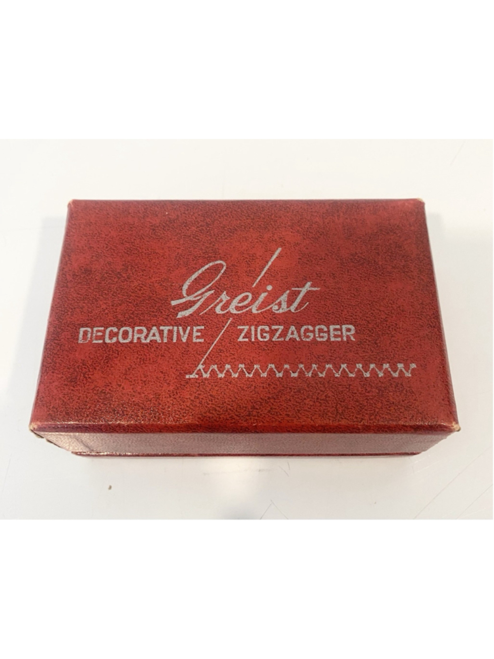 Vintage Greist Decorative Zigzagger Sewing Machine Attachment Case Manual Discs